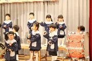 成道会発表会　０～３歳児の部